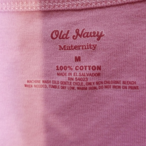 Old Navy Maternity pink v-neck shirt size medium - Picture 2 of 3